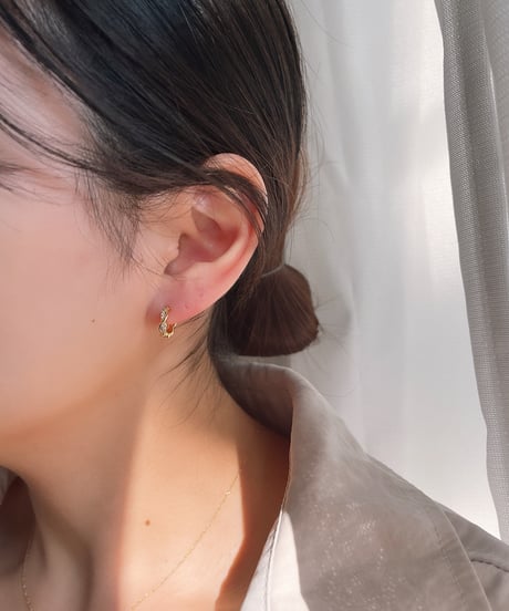 【金アレ対応】ツイストジルコニアフーピアス