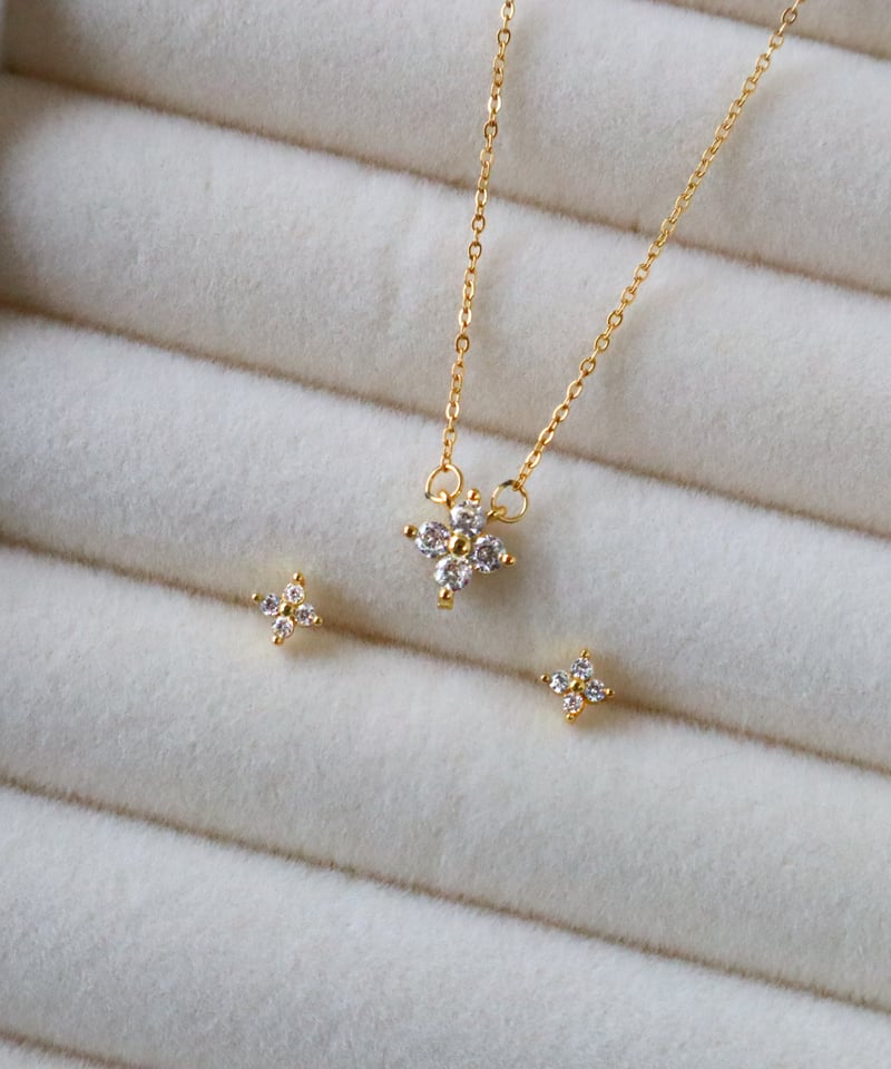 金アレ対応】期間限定クリスマスコフレ ジルコニアフラワーセット | mikka