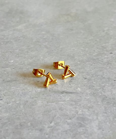 【金アレ対応】トライアングルピアス・イヤリング