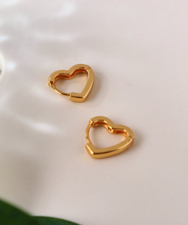 ハートワイヤー♡パールピアス♡ハートフープ パール ライン × ハート フープ ピアス – GOLDY Onlinestore