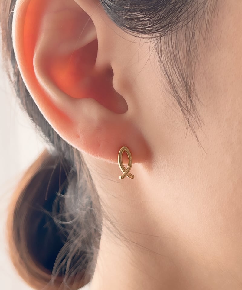 金アレ対応】タイニーリボンピアス・イヤリング | mikka