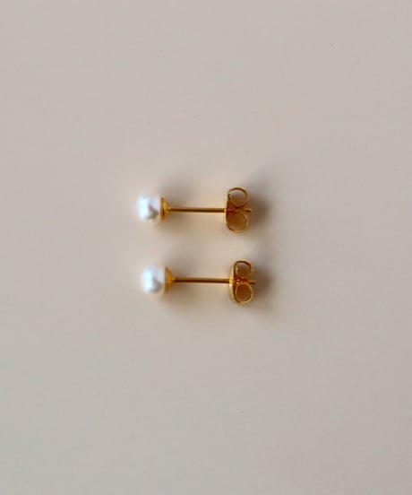 【金アレ対応】淡水パールの一粒ピアス(5mm)
