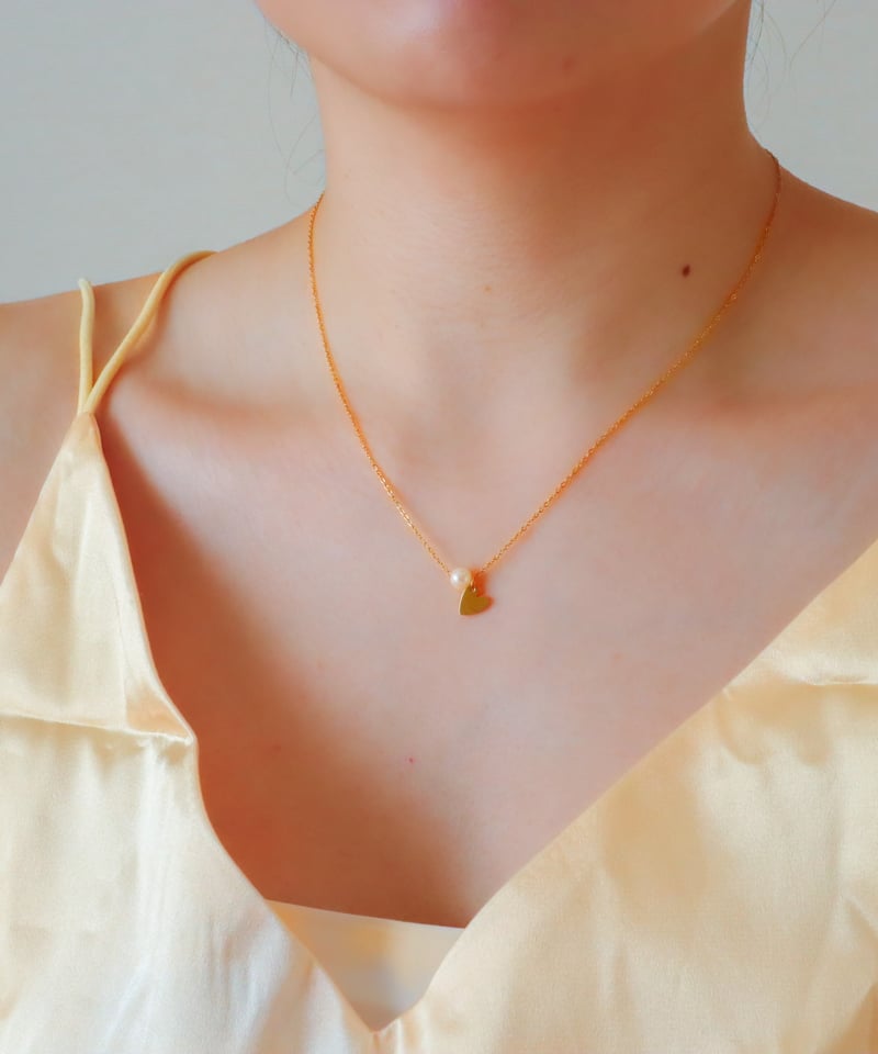 金アレ対応】AAA淡水パールハートチャームネックレス | mikka