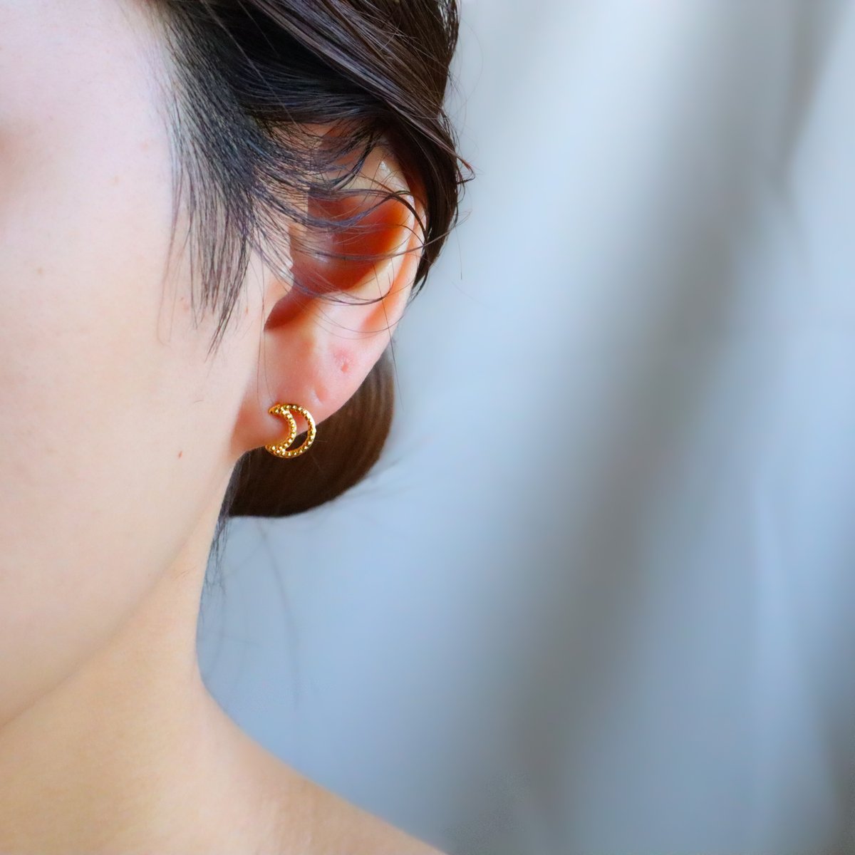 【関税込み】Amina Muaddi イヤリング & ピアス 金アレ対応】ムーンピアス・イヤリング | mikka