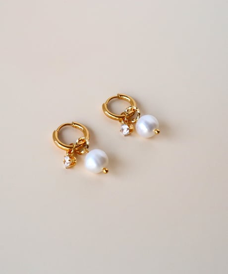 【金アレ対応】チャームフープピアス(パールとHeart&Cupidジルコニア)