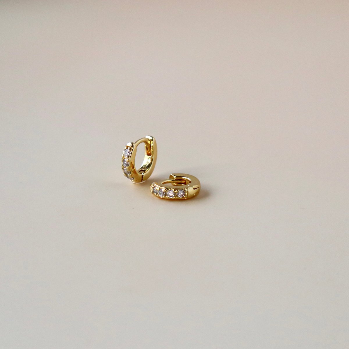 ♦︎ふじりんご♦︎e.m.両面ジルコニア×シルバーピアス ステンレス フープピアス ジルコニア シルバー 金属アレルギー