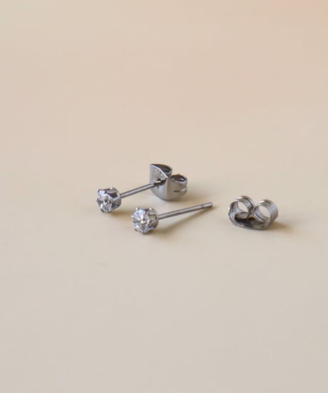 【金アレ対応】Heart & Cupid ジルコニアプチピアス3mm (シルバーカラー)