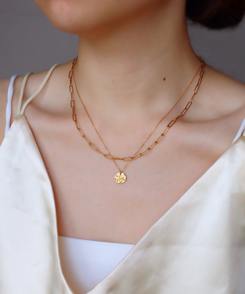 金アレ対応】テクスチャーコインネックレスとスクエアチェーンの重ね