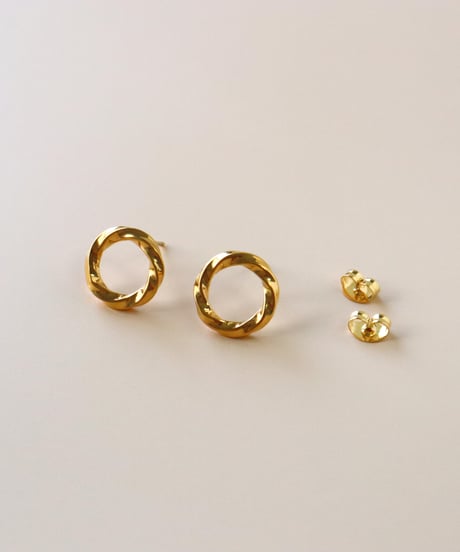 【金アレ対応】ツイストサークルピアス・イヤリング