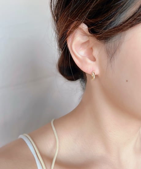 【金アレ対応】ツイストジルコニアフーピアス