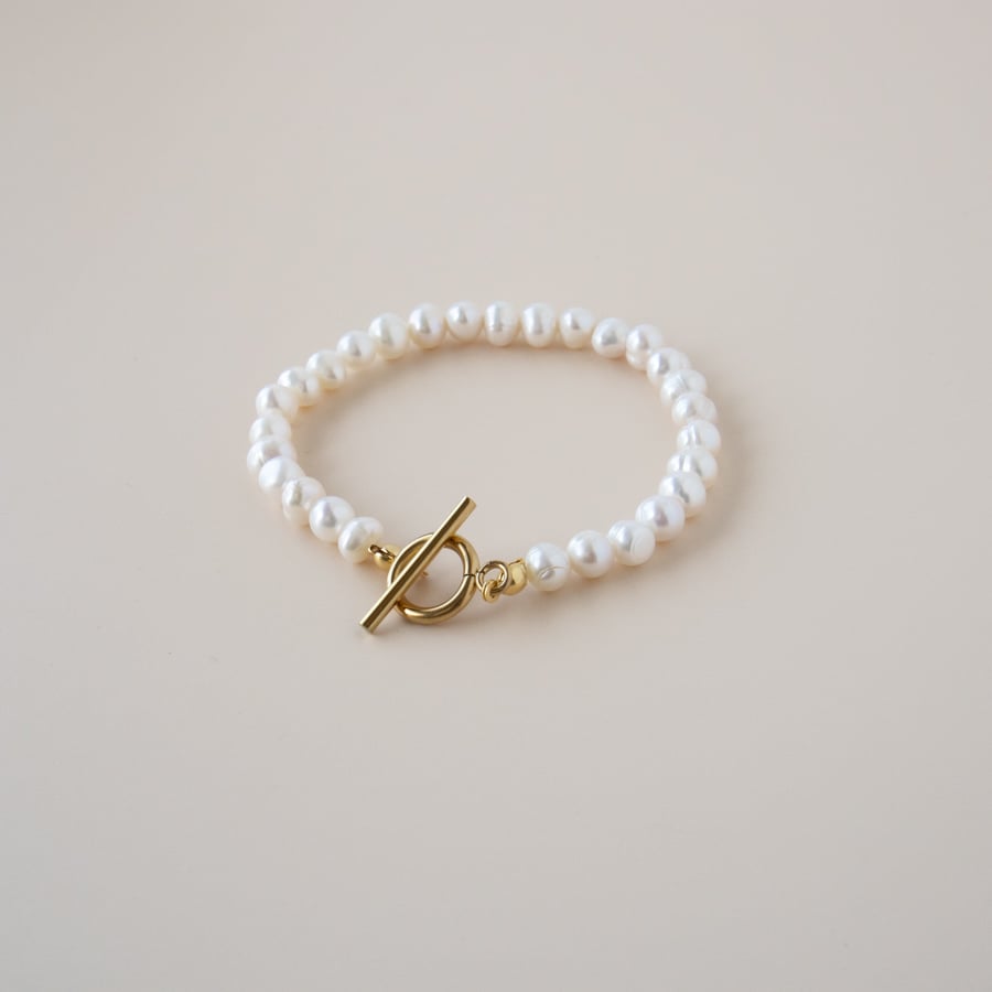 パールと金の可愛いブレス 金アレ対応】パールブレスレット | mikka