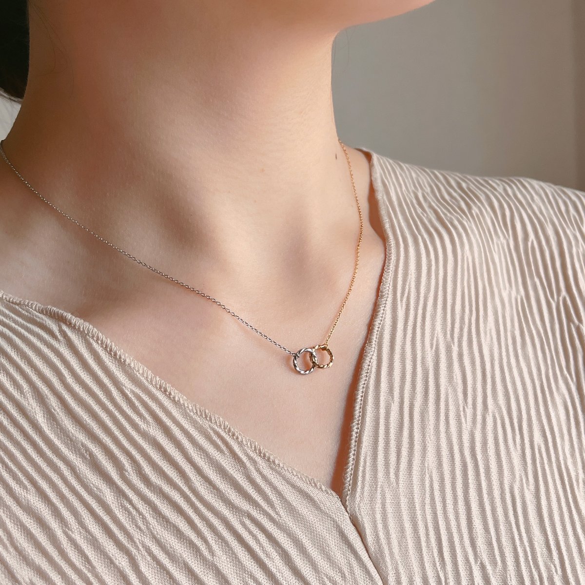 純金ツイストサークルペンダントトップ 純金ツイストサークルペンダントトップ