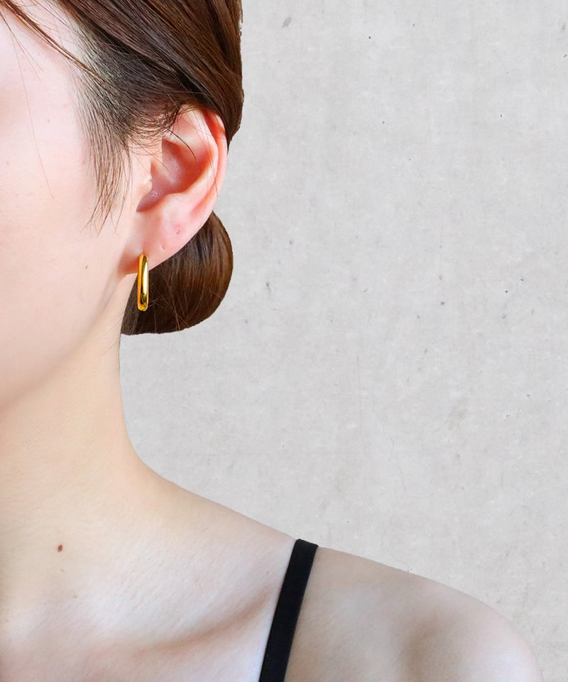 金アレ対応】スクエアフープピアス | mikka