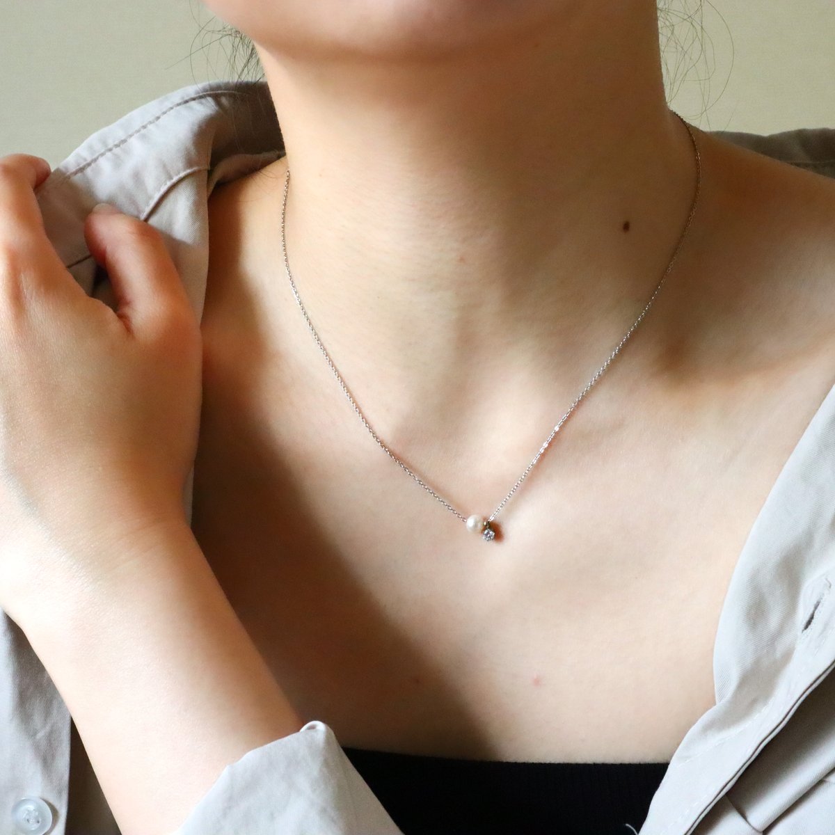 143Nk【高品質✨】ネックレス　４粒並び　ゴールド　小粒　シンプル　大人可愛い fit=scale-down,w=1200