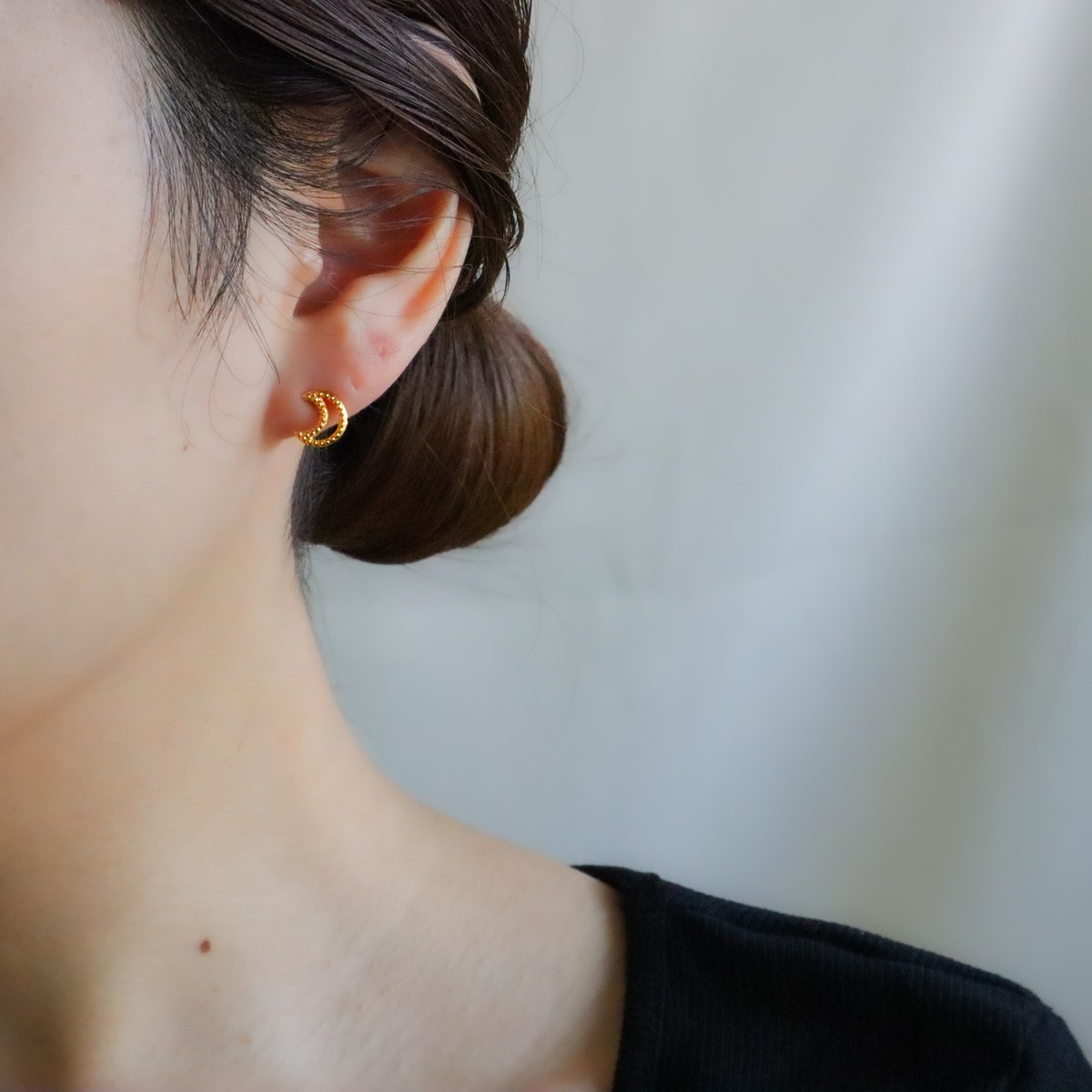 専用 スモールレディ [ちびムーン] イヤリング 樹脂ピアス 金アレ対応】ムーンピアス・イヤリング | mikka