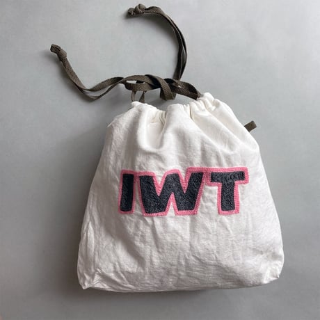 きんちゃく 中　"IWT" 岩手 刺繍
