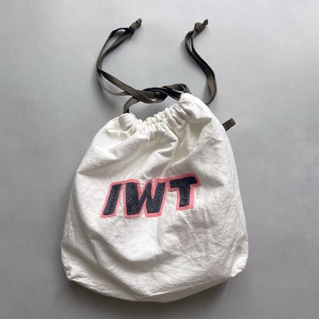 きんちゃく 中　"IWT" 岩手 刺繍