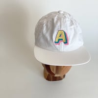 WHITE CAP "A" / ホワイトキャップ<Aロゴ刺繍>