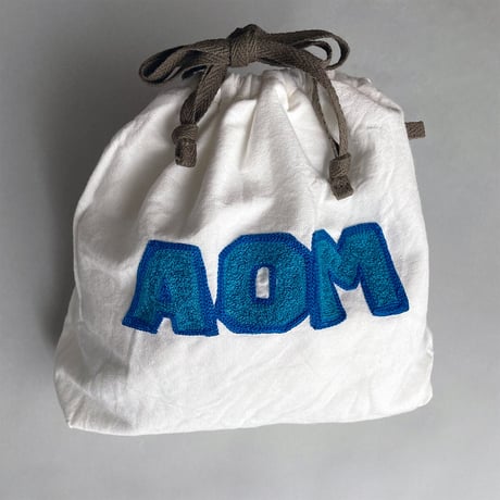 きんちゃく 中　"AOM" 青森 刺繍