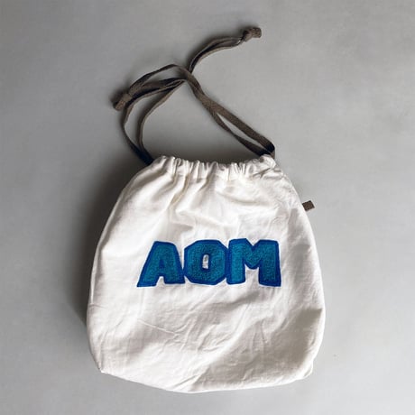 きんちゃく 中　"AOM" 青森 刺繍