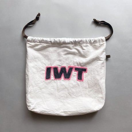 きんちゃく 中　"IWT" 岩手 刺繍