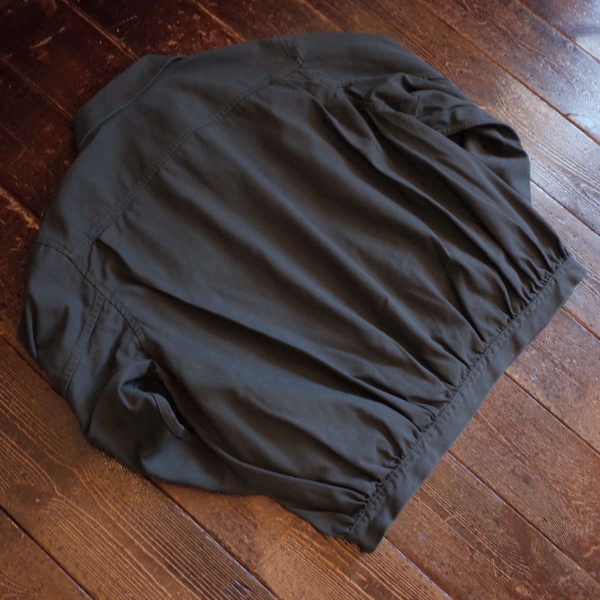 brunaboinne N like C pants チャコール XL 未使用 ナイロンライクな質感と懐かしさを兼ね備えたN like C jumper & pants