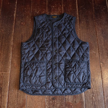*A VONTADE  Quilted Liner Vest  -Detachable Collar-