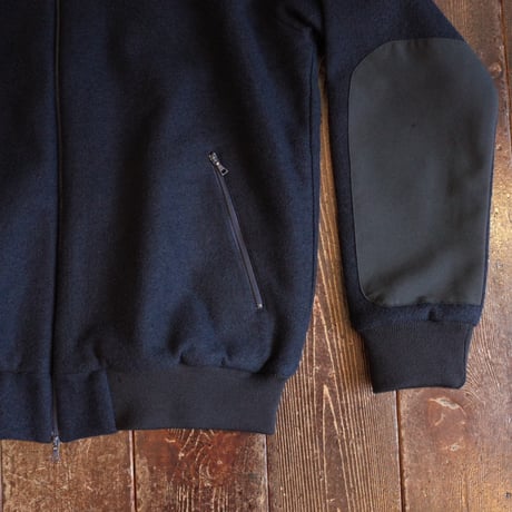 *A VONTADE  Stand Zip Truck Jacket