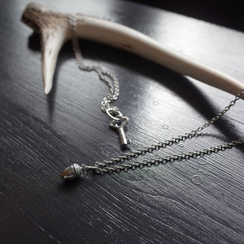 シルバー ブルーナボイン どんぐり ベル ペンダント シルバー ブルーナボイン どんぐり ベル ペンダント BRU NA BOINNE