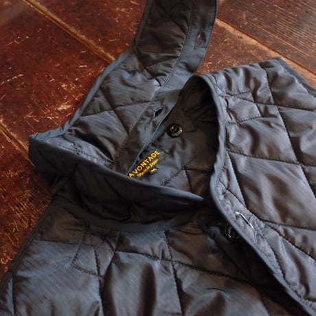 *A VONTADE  Quilted Liner Vest  -Detachable Collar-