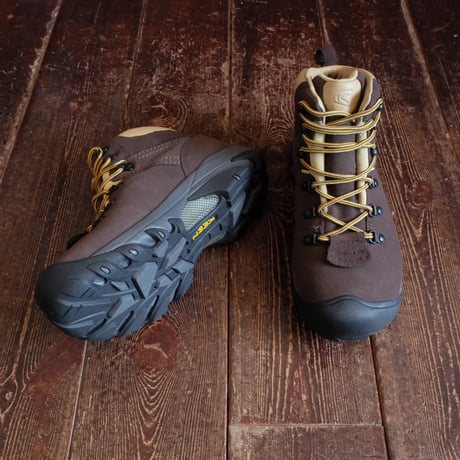 Mountain Research × KEEN  Pyrenees   MOUNTAIN RESEARCH BROWN  〈SALE〉
