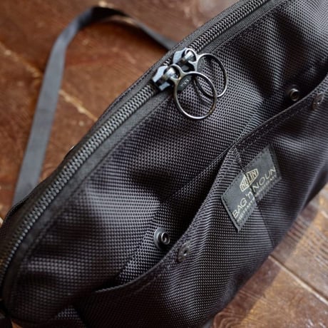 BAG ‘n’ NOUN    POCHETTE ‘BLACK’