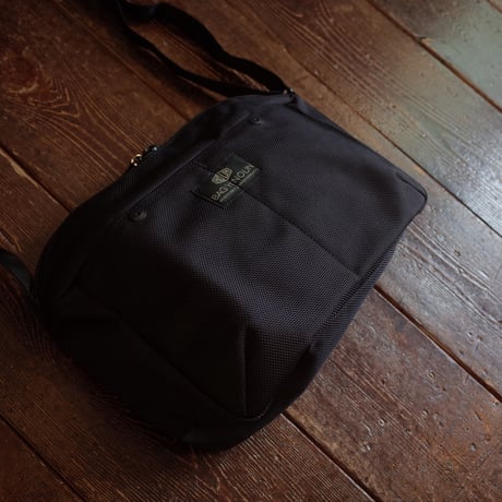 BAG ‘n’ NOUN    POCHETTE ‘BLACK’