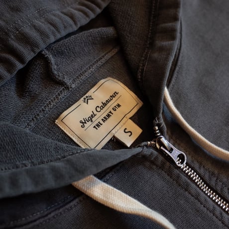 NIGEL CABOURN  THE ARMY GYM  "J-1 EMBROIDERED ARROW ZIP HOOD"