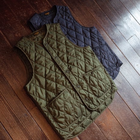 *A VONTADE  Quilted Liner Vest  -Detachable Collar-