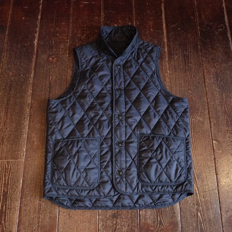 *A VONTADE  Quilted Liner Vest  -Detachable Collar-