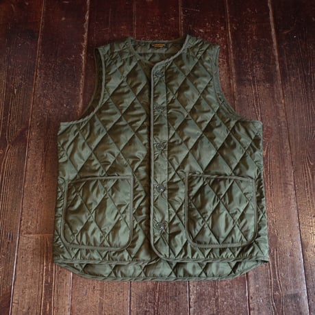 *A VONTADE  Quilted Liner Vest  -Detachable Collar-