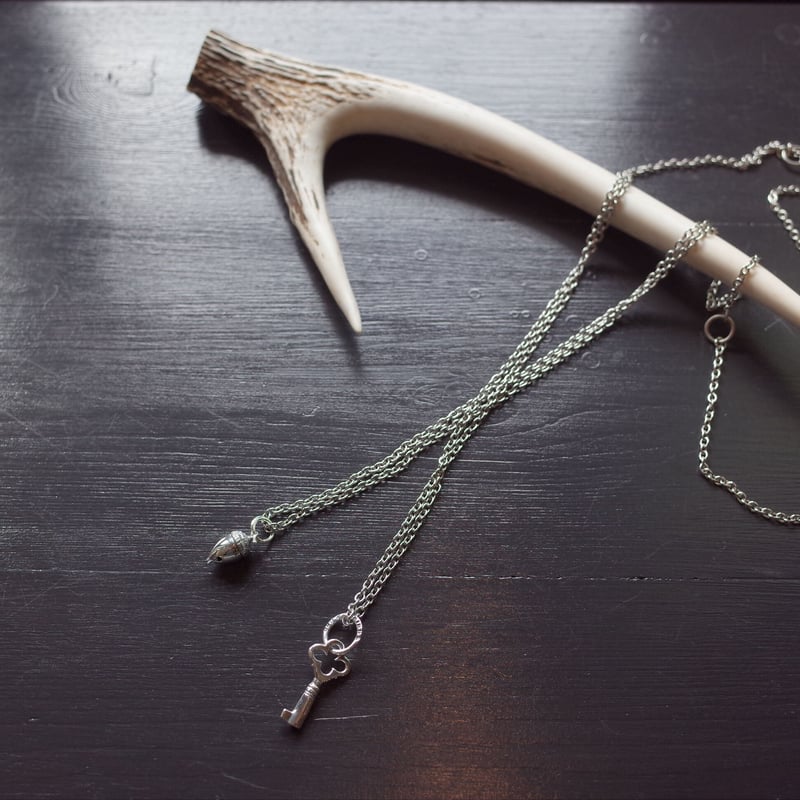 シルバー ブルーナボイン どんぐり ベル ペンダント BRU NA BOINNE