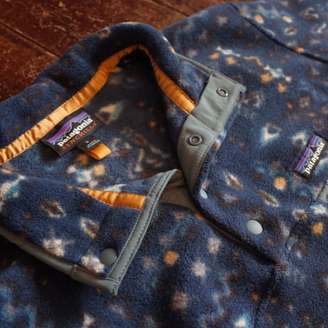 PATAGONIA    LW SYNCH SNAP-T P/O
