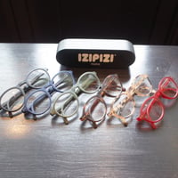 IZIPIZI  #F/THE FOLDABLE READING