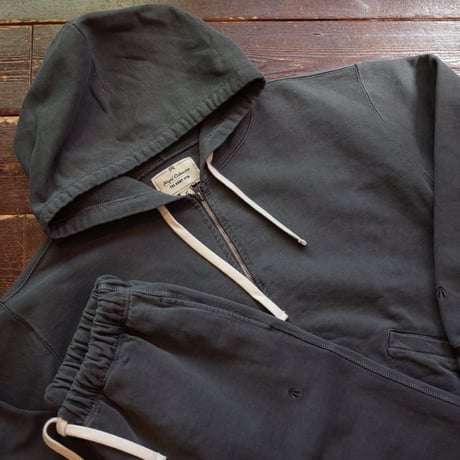 NIGEL CABOURN  THE ARMY GYM  "J-1 EMBROIDERED ARROW ZIP HOOD"