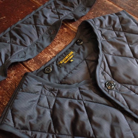 *A VONTADE  Quilted Liner Vest  -Detachable Collar-