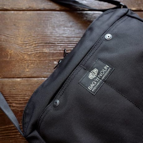 BAG ‘n’ NOUN    POCHETTE ‘BLACK’