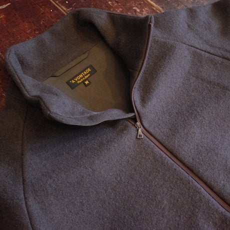 *A VONTADE  Stand Zip Truck Jacket