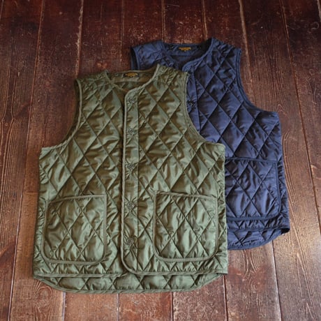*A VONTADE  Quilted Liner Vest  -Detachable Collar-