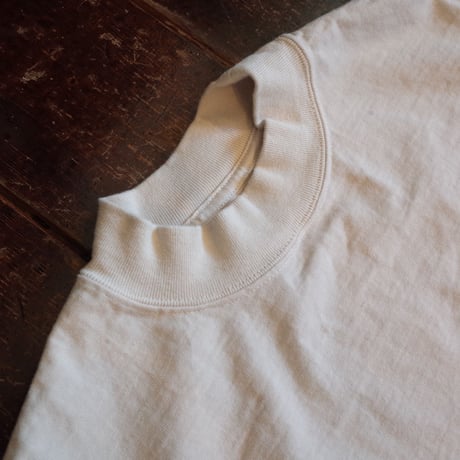 NECESSARY OR UNNECESSARY  MOCK NECK  〈SALE〉