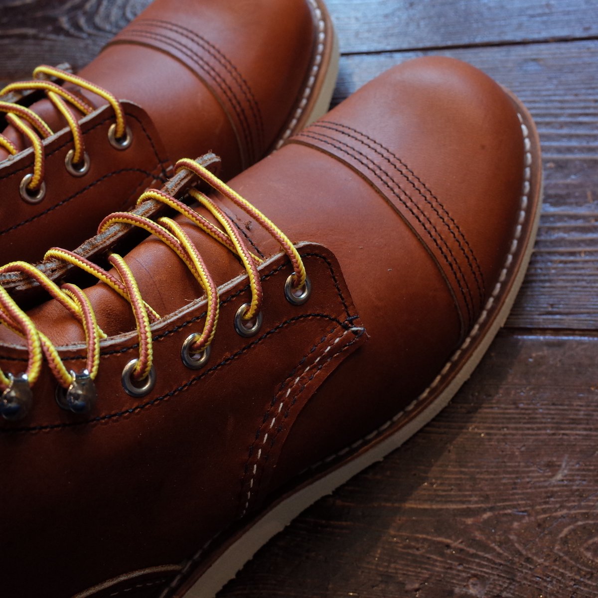 RED WING #8089 IRON RANGER / TRACTION TRED |