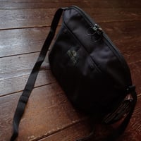 BAG ‘n’ NOUN    POCHETTE ‘BLACK’
