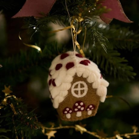 予約【Shirley Bredal】Gingerbread House Ornament With Mushroom