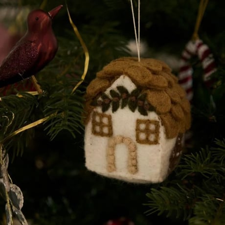 予約【Shirley Bredal】Gingerbread House Ornament / White